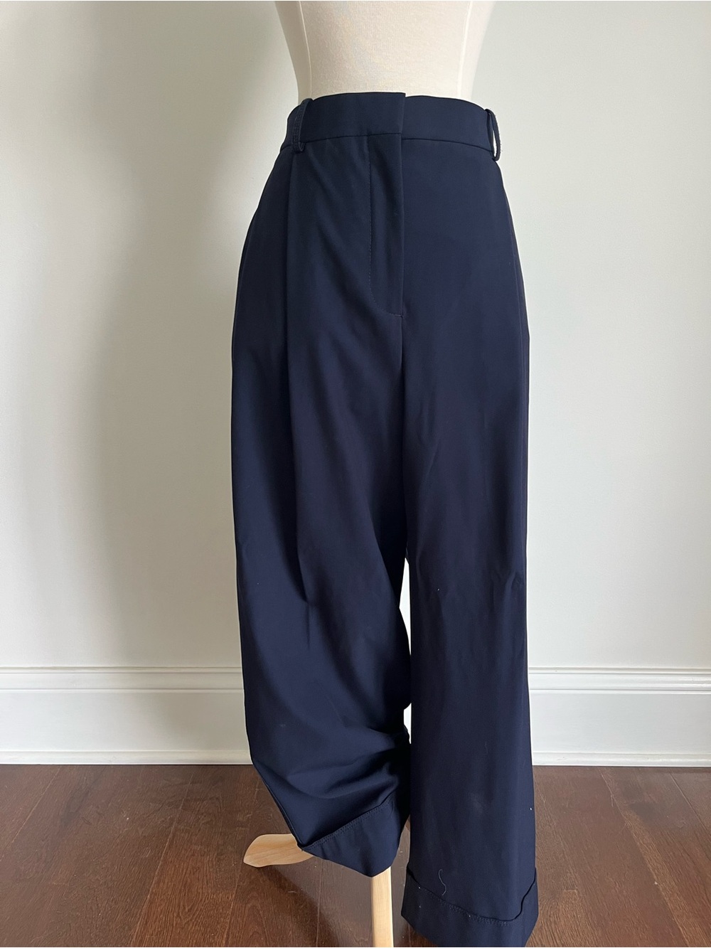 ZARA - Wide-Leg Navy crop Trousers - size Medium